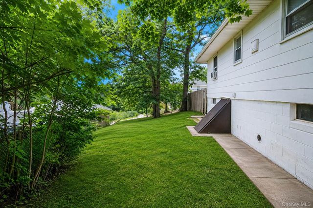 45 Dawn Road, Rocky Point, NY 11778