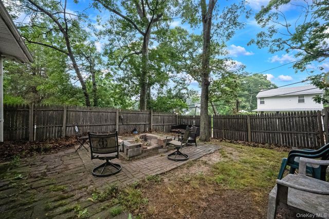 45 Dawn Road, Rocky Point, NY 11778