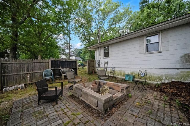 45 Dawn Road, Rocky Point, NY 11778
