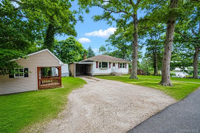 45 Dawn Road, Rocky Point, NY 11778