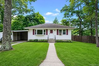 45 Dawn Road, Rocky Point, NY 11778