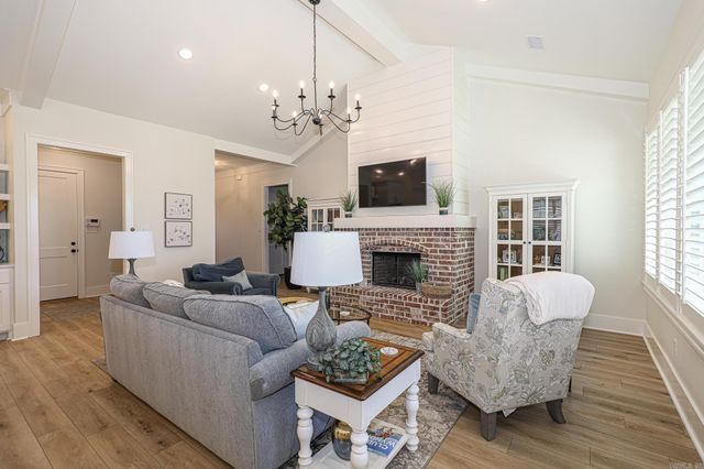 1519 SAWTOOTH, Benton, AR 72019