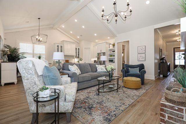 1519 SAWTOOTH, Benton, AR 72019