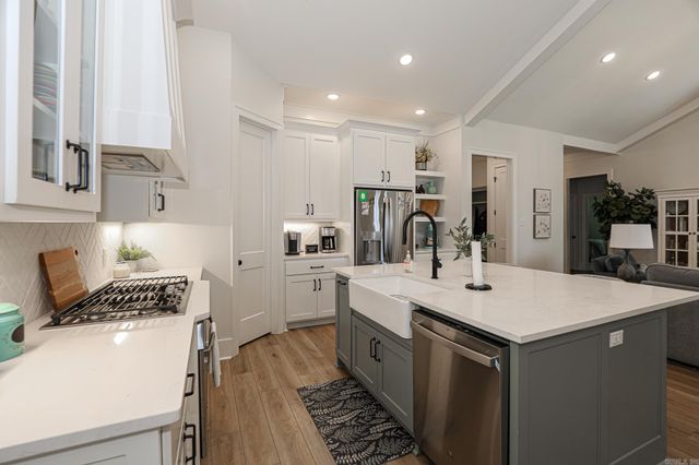 1519 SAWTOOTH, Benton, AR 72019