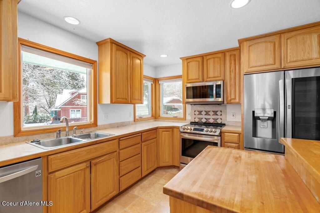 1111 E MOUNTAIN AVE, Coeur d'Alene, ID 83814 photo 20