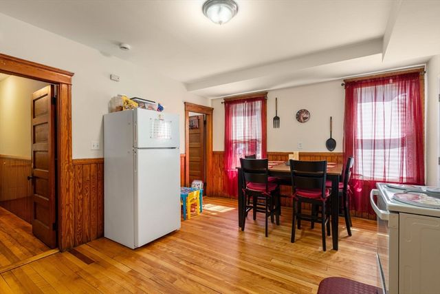 31 Chrome St, Worcester, MA 01604