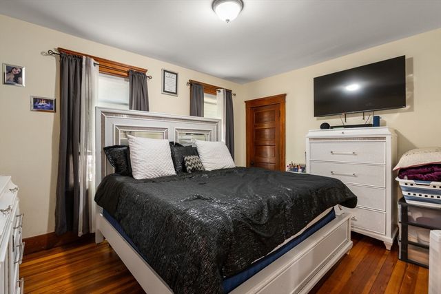 31 Chrome St, Worcester, MA 01604