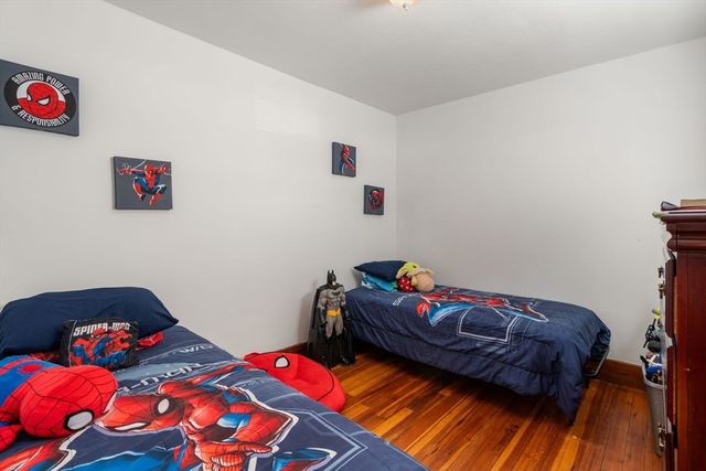 31 Chrome St, Worcester, MA 01604