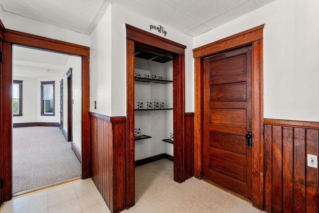 31 Chrome St, Worcester, MA 01604