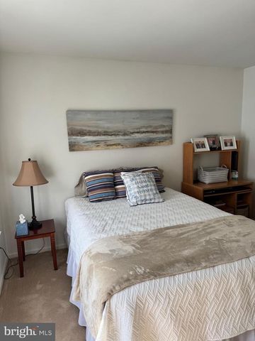 4 MILL LN, Blackwood, NJ 08012