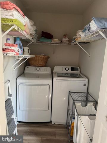 4 MILL LN, Blackwood, NJ 08012