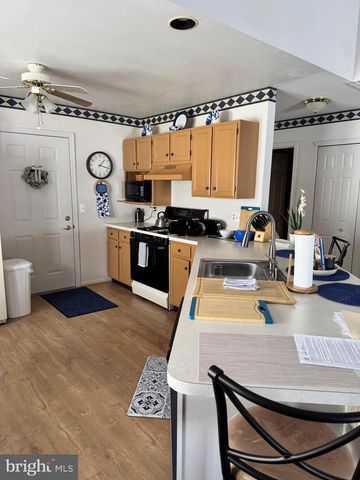 4 MILL LN, Blackwood, NJ 08012