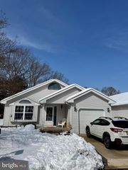 4 MILL LN, Blackwood, NJ 08012