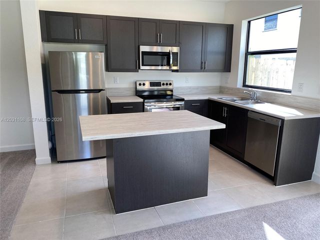 21466 NE 3 Place, Miami, FL 33179