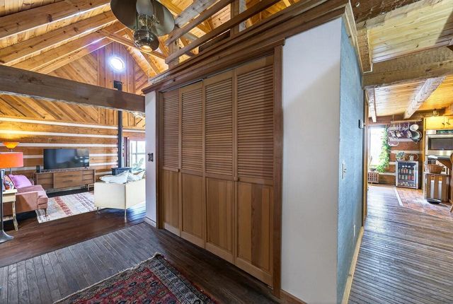 9401 Kahl Road, Black Earth, WI 53515