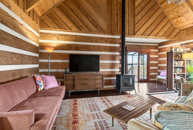 9401 Kahl Road, Black Earth, WI 53515