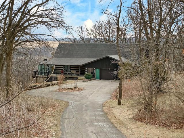 9401 Kahl Road, Black Earth, WI 53515