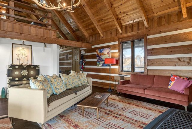 9401 Kahl Road, Black Earth, WI 53515