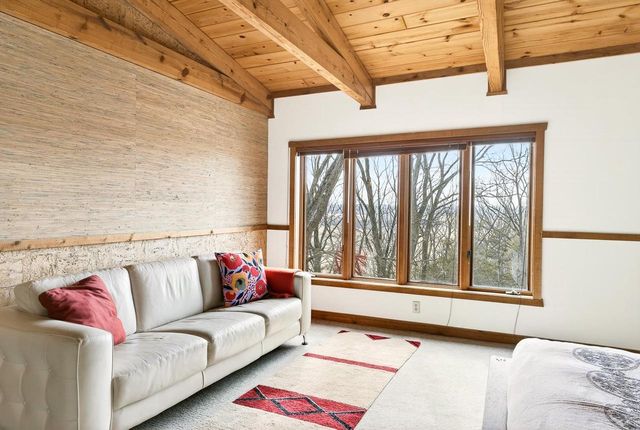 9401 Kahl Road, Black Earth, WI 53515