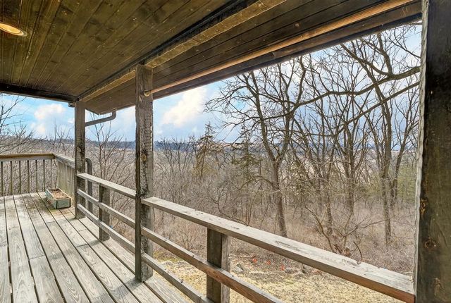 9401 Kahl Road, Black Earth, WI 53515