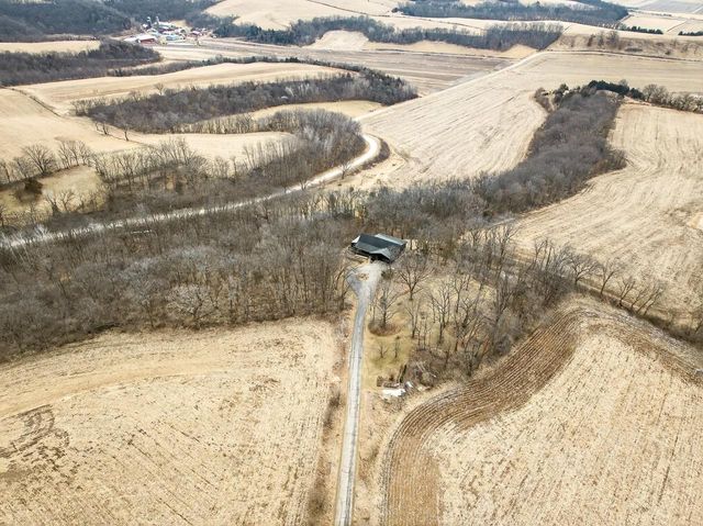 9401 Kahl Road, Black Earth, WI 53515