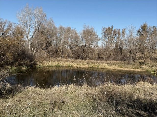 1706 253rd Street, Hiawatha, KS 66434