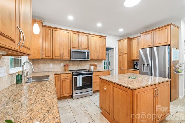 2908 Seton Drive, Matthews, NC 28105