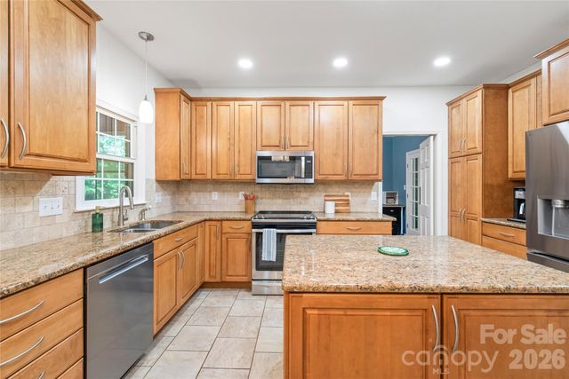 2908 Seton Drive, Matthews, NC 28105