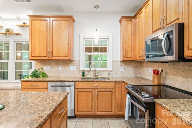 2908 Seton Drive, Matthews, NC 28105
