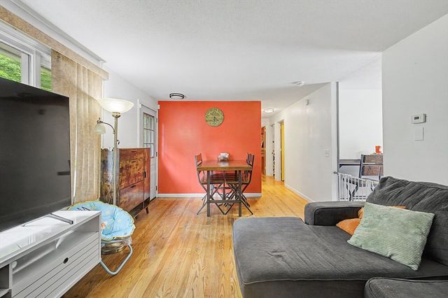 11 Crestview Drive, Hadley, MA 01036