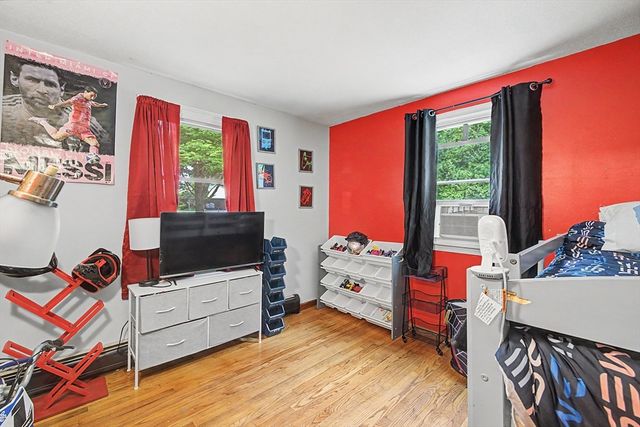 11 Crestview Drive, Hadley, MA 01036