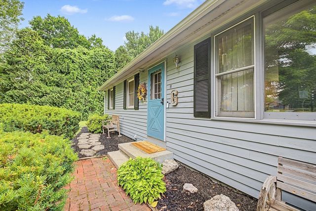11 Crestview Drive, Hadley, MA 01036