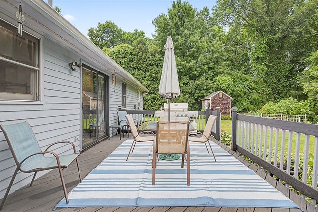 11 Crestview Drive, Hadley, MA 01036
