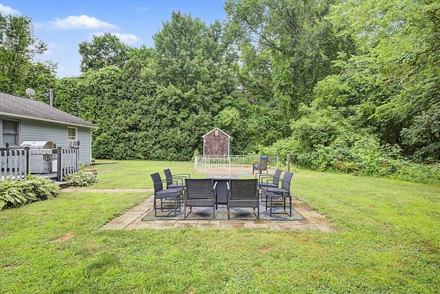 11 Crestview Drive, Hadley, MA 01036