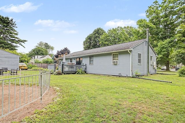 11 Crestview Drive, Hadley, MA 01036