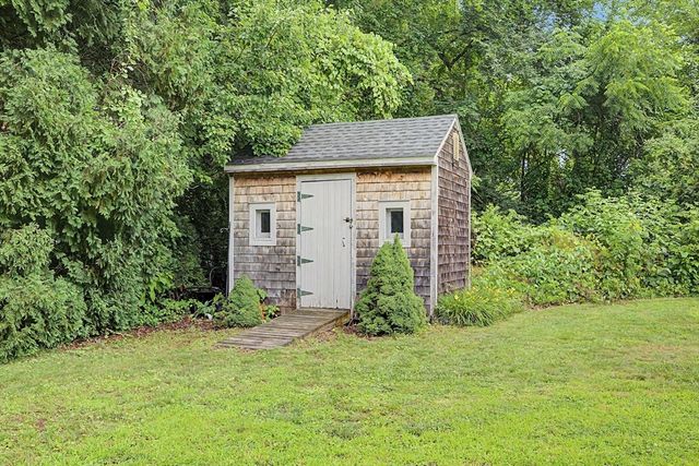 11 Crestview Drive, Hadley, MA 01036
