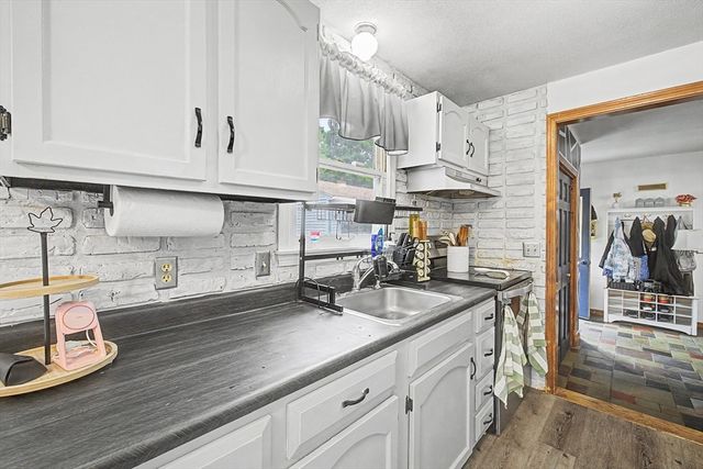 11 Crestview Drive, Hadley, MA 01036