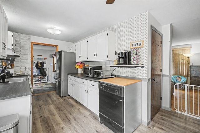 11 Crestview Drive, Hadley, MA 01036