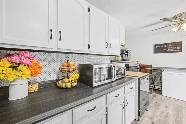 11 Crestview Drive, Hadley, MA 01036
