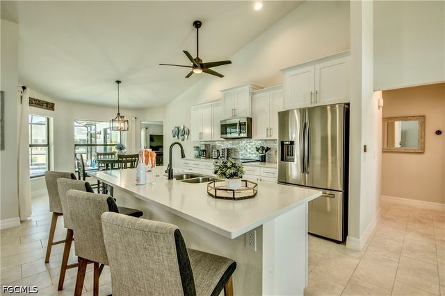 2104 SW 28th LN, Cape Coral, FL 33914
