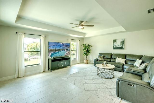 2104 SW 28th LN, Cape Coral, FL 33914