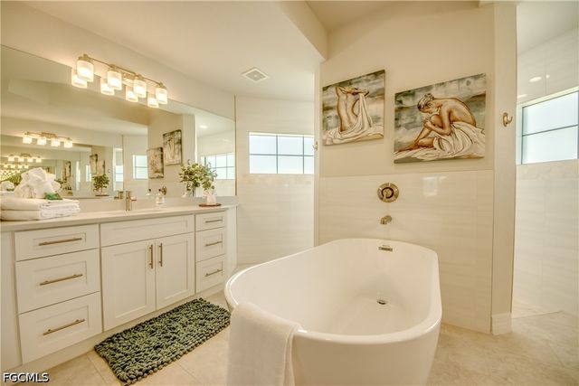 2104 SW 28th LN, Cape Coral, FL 33914