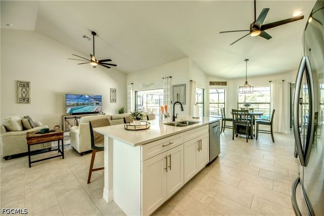 2104 SW 28th LN, Cape Coral, FL 33914