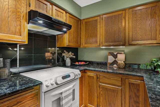 15 Hickory Hollow Drive, Madison, WI 53705