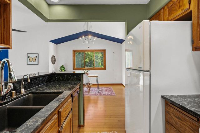 15 Hickory Hollow Drive, Madison, WI 53705