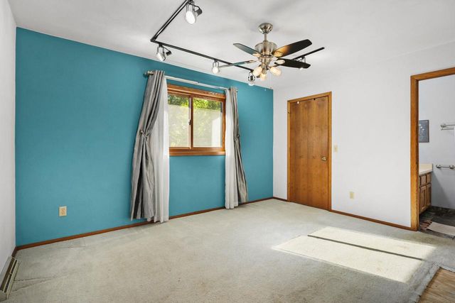 15 Hickory Hollow Drive, Madison, WI 53705