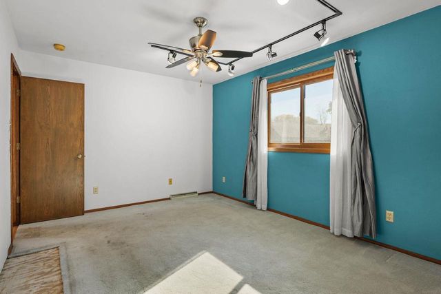 15 Hickory Hollow Drive, Madison, WI 53705