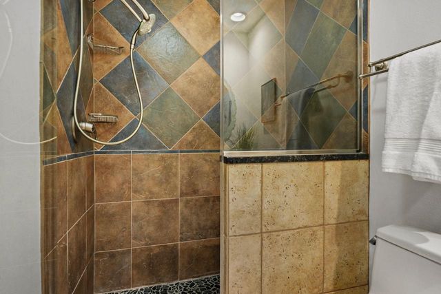 15 Hickory Hollow Drive, Madison, WI 53705