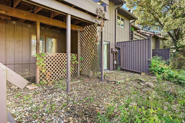 15 Hickory Hollow Drive, Madison, WI 53705