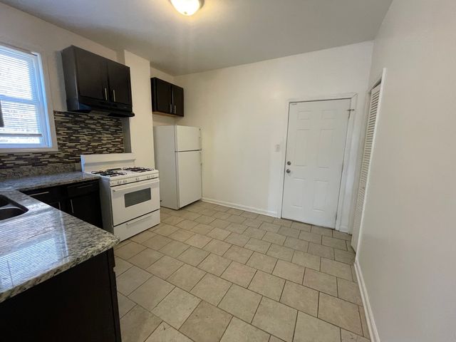 7528 S Peoria Street 2, Chicago, IL 60620